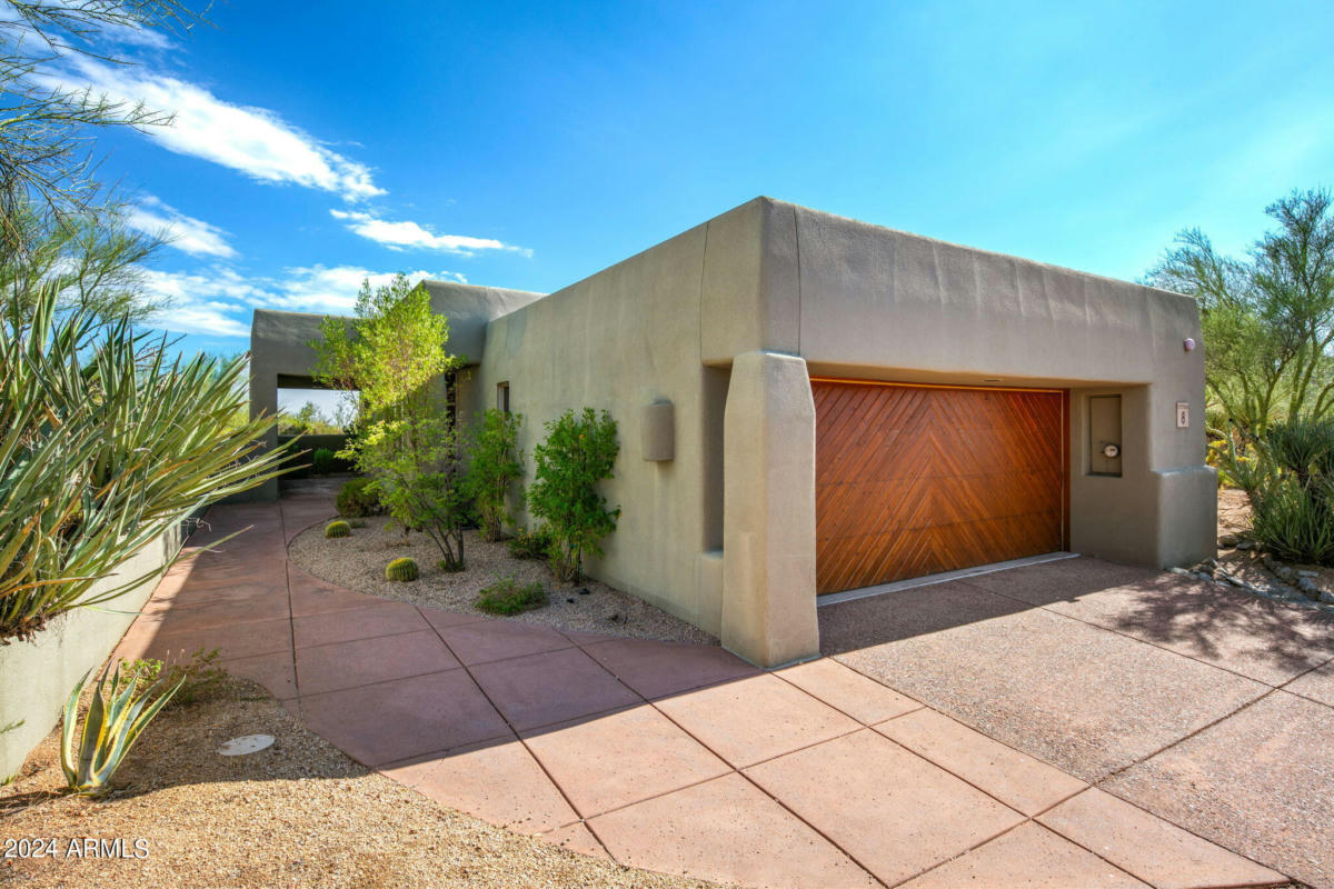 10095 E GRAYTHORN DR, SCOTTSDALE, AZ 85262, photo 1 of 40